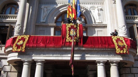 Bajada de la Real Senyera en el Día de la Comunitat Valenciana