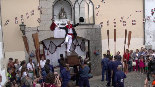 Baile de la Kaxarranka en las Fiestas de los San 'Pedros' de Lekeitio