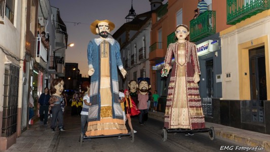 Gigantes en la inauguración de la Feria y Fiestas de Almadén