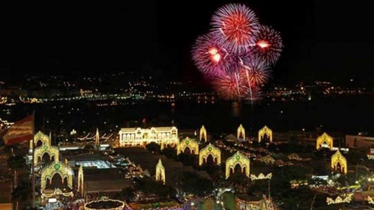 El Recinto Ferial iluminado de la Feria de Ceuta