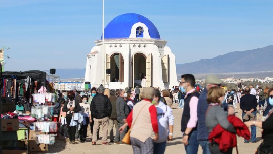 Romería al santuario de Torre García en la playa de Retamar en Almería. Foto: Rafa González