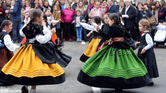 El folclore está presente en O Grove en las Fiestas de San Martiño