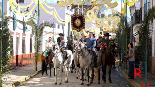 En Valencina de la Concepción se inicia la romería a la Hacienda de Torrijos. Fotografía: RV