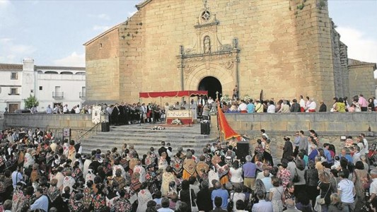 Misa de la Ofrendas a San Isidro en sus fiestas de Malpartida de Cáceres