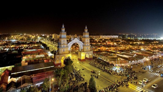 Vista nocturna de la Feria de Abril de Sevilla