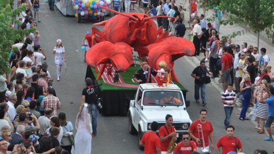Desfile de Carrozas en el Festival Nacional de Exaltación del Cangrejo del Río