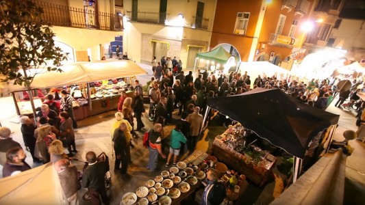 Feria de productos artesanos que se celebra coincidiendo con la Fiesta de la Ratafía en Santa Coloma de Farners. Foto: gastronomistas.com