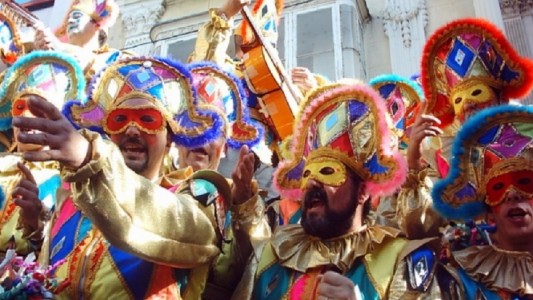 Las murgas son el equivalente a las chirigotas del Carnaval de Cádiz. Foto: Turismo Santoña
