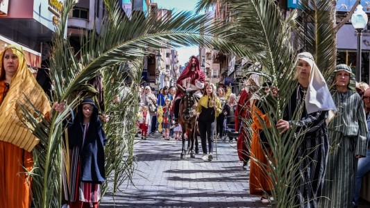 Procesión del Domingo de Ramos que rememora la entrada de Jesucristo en Jerusalén. Foto: J.Cruces  /  Foto: valledeelda.com